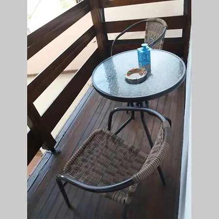 Zefis Apartment *